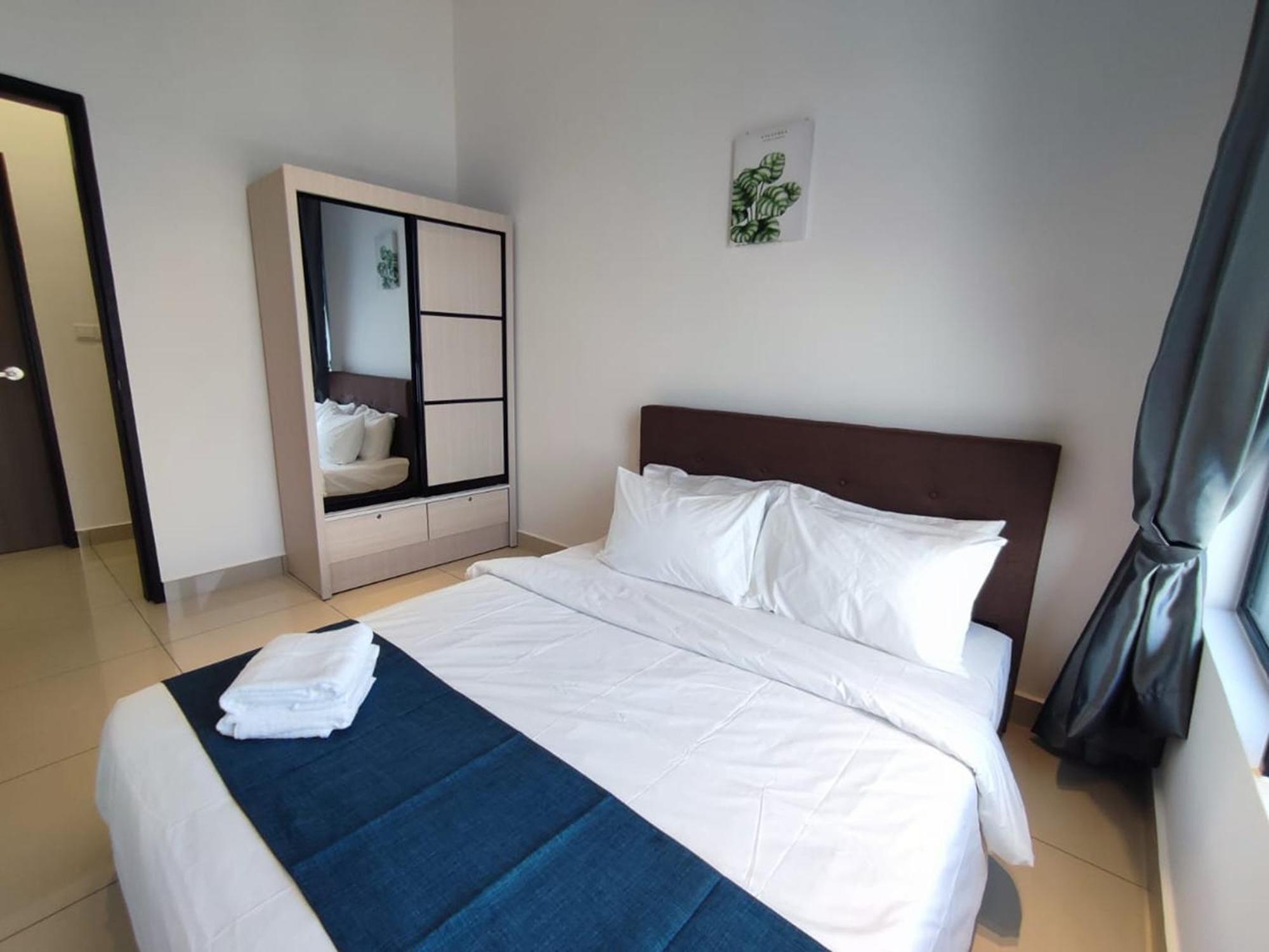 Apartment Twin Tower By Glex